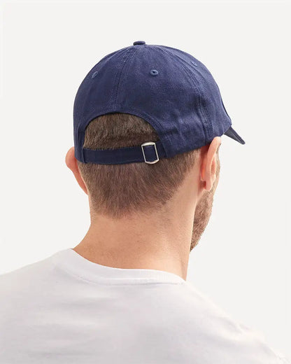 Casquette bleu avec avion brodé