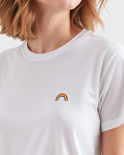 T-shirt blanc pour femme avec arc-en-ciel brodé